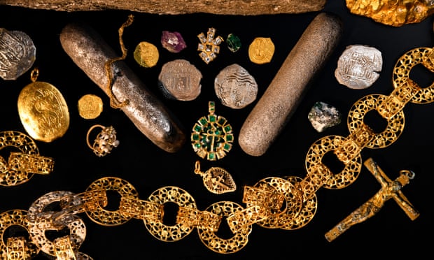 Gold, jewellery and coins from the debris trail of the Maravillas